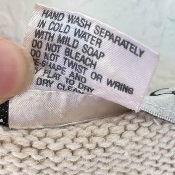 CELINA YANG fisherman knit sweater with lace cuff details & stitched floral Sz S - Picture 10 of 13